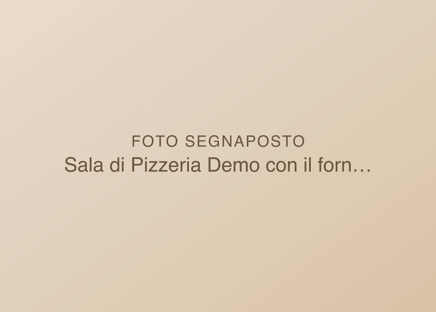 Sala di Pizzeria Demo con il forno a legna sullo sfondo